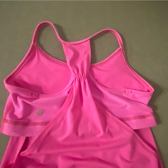 💖LULULEMON 💖Activewear top in pink. Size 6.Like new condition. - Picture 2 of 9